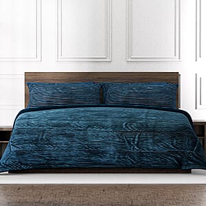 Homesmart Green Stripe Pattern Flannel and Sherpa Comforter and Pillow Cover -Queen