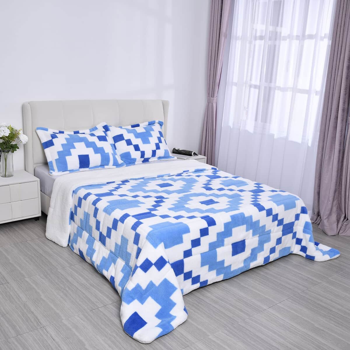 Homesmart Set of 3 Blue Checkered Printed Sherpa Comforter and Pillowcase image number 0