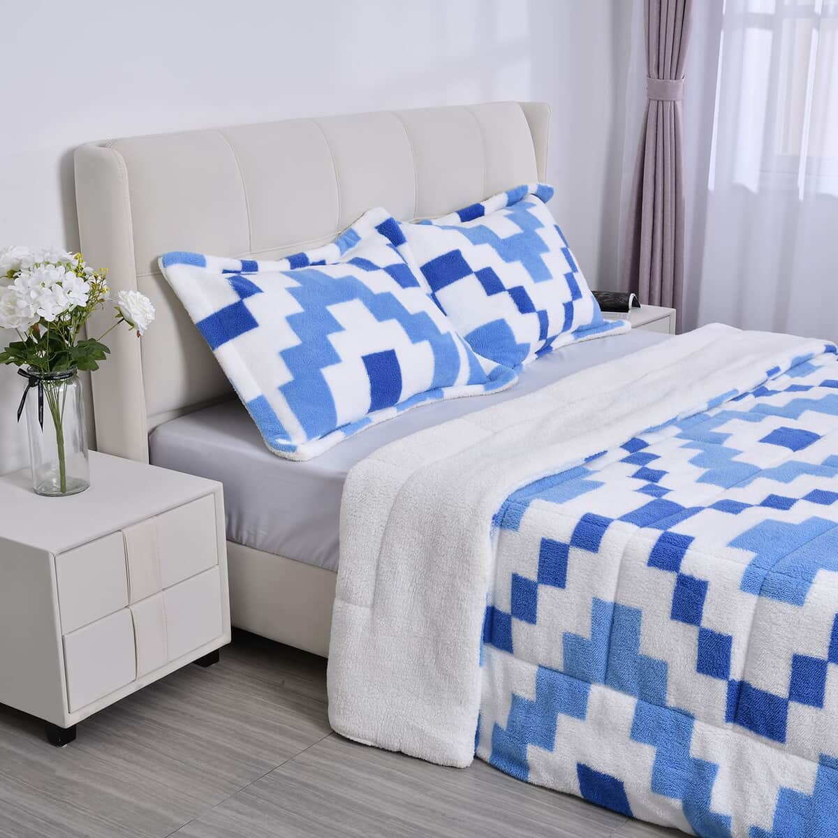 Homesmart Set of 3 Blue Checkered Printed Sherpa Comforter and Pillowcase image number 1