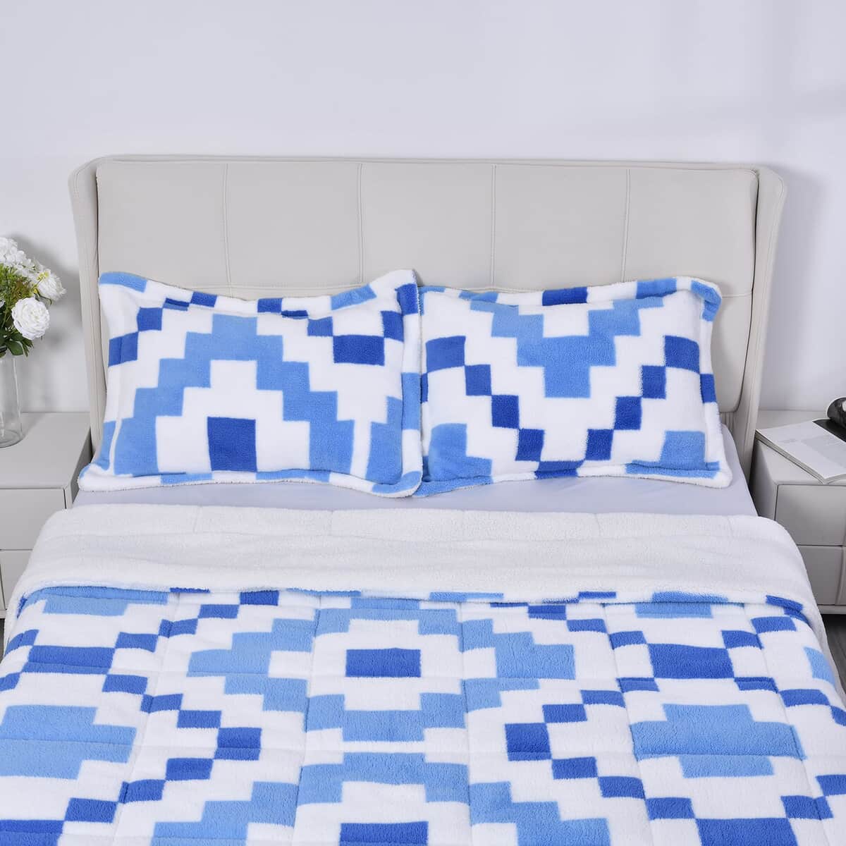 Homesmart Set of 3 Blue Checkered Printed Sherpa Comforter and Pillowcase image number 3