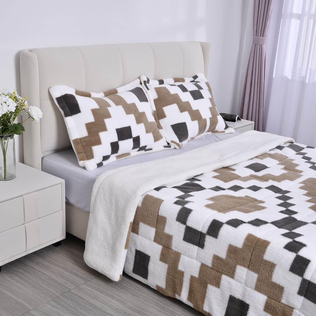 Homesmart Set of 3 Camel Checkered Color Printed Sherpa Comforter and Pillowcase image number 1