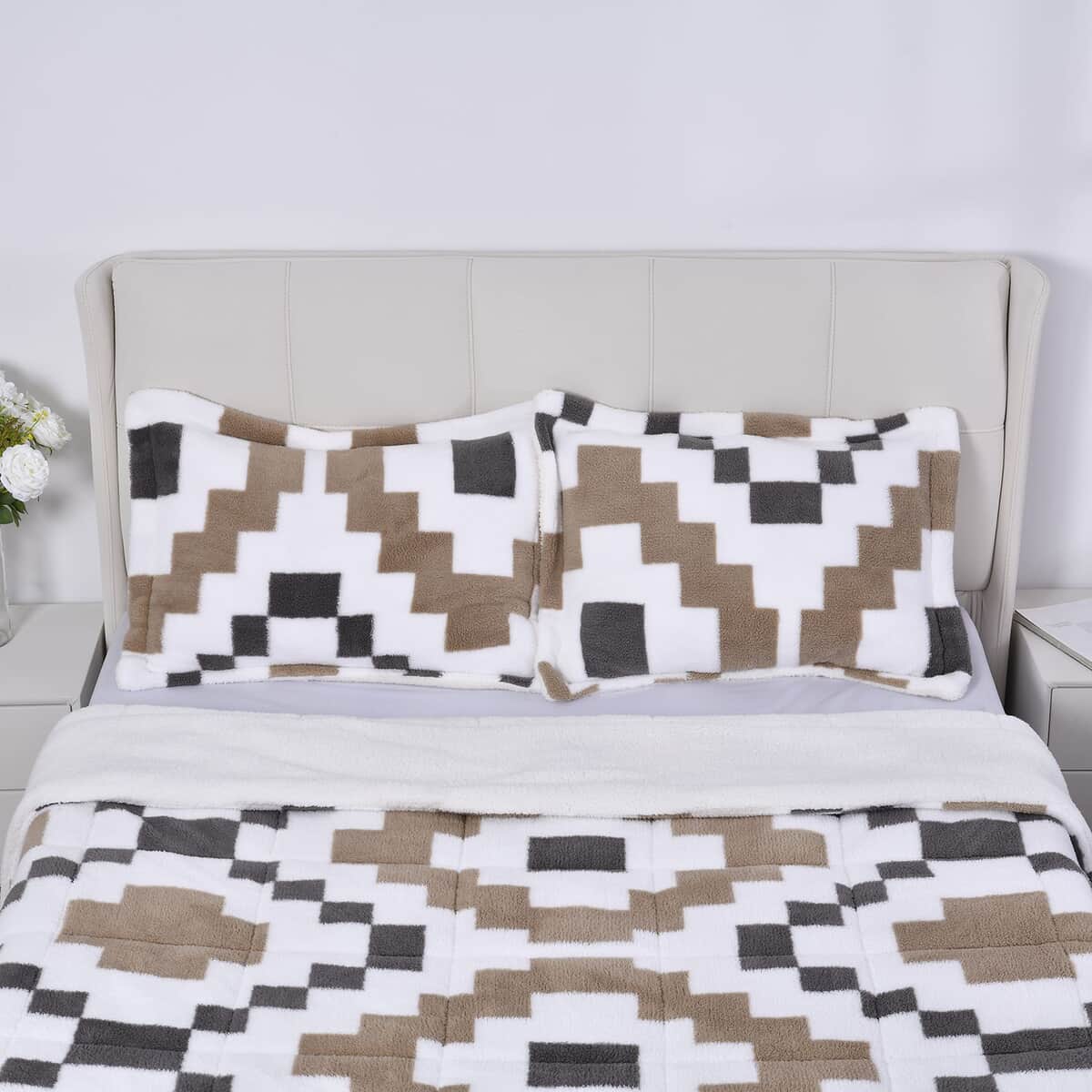 Homesmart Set of 3 Camel Checkered Color Printed Sherpa Comforter and Pillowcase image number 3