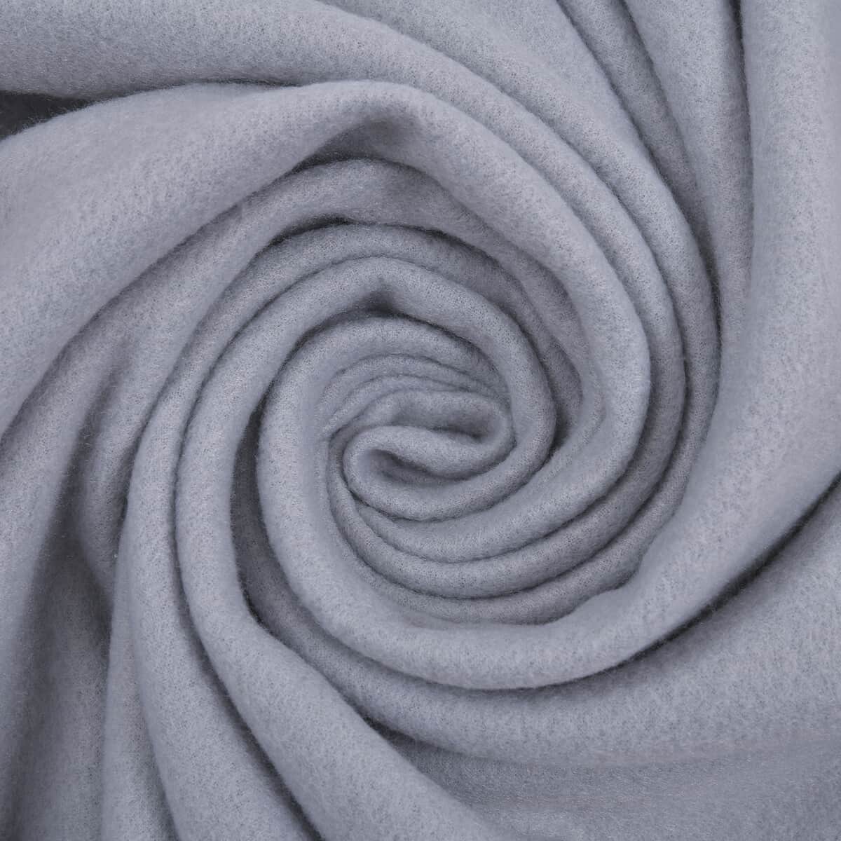 Homesmart 2 in 1 Gray Solid Fleece Travel Blanket with Folded Storage Pocket (Microfiber) image number 5
