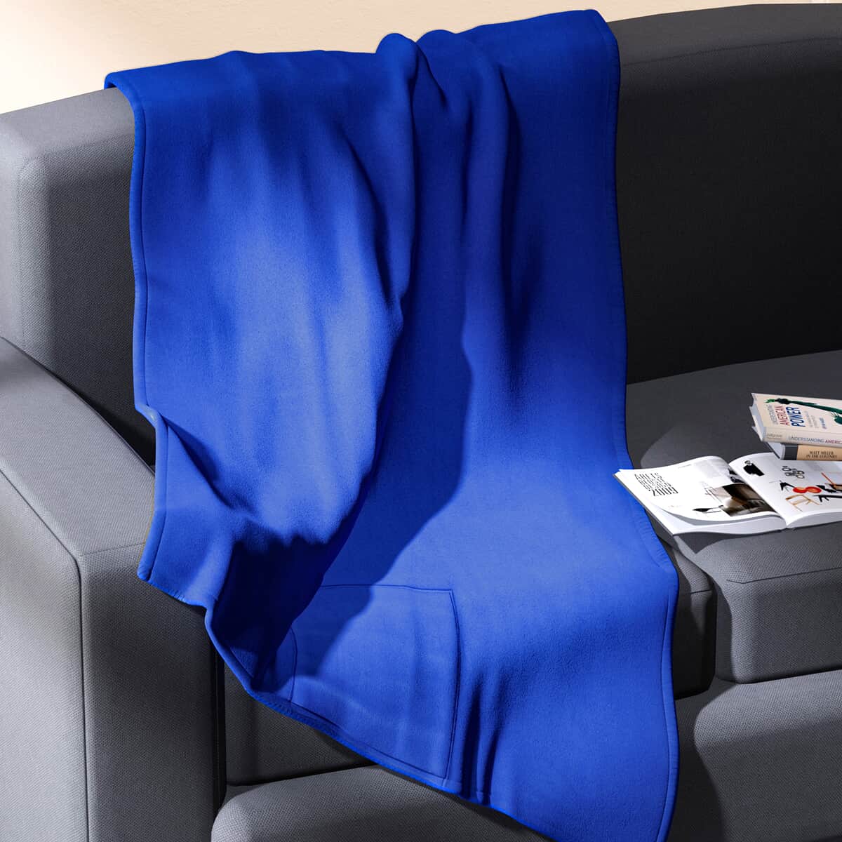 Homesmart 2 in 1 Blue Solid Fleece Travel Blanket with Folded Storage Pocket (Microfiber) image number 1