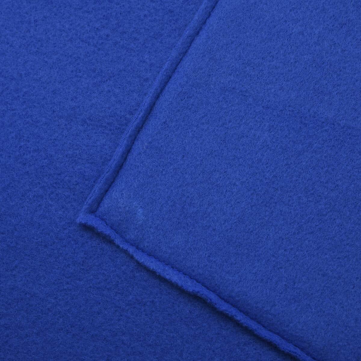 Homesmart 2 in 1 Blue Solid Fleece Travel Blanket with Folded Storage Pocket (Microfiber) image number 2