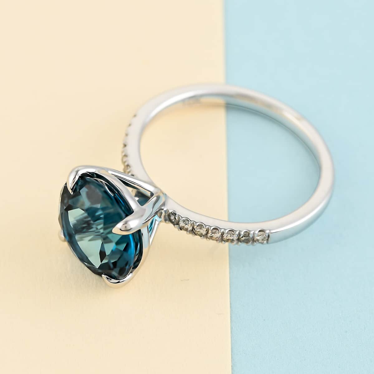 LUXORO 10K White Gold AAA London Blue Topaz and Diamond Solitaire Ring 2.40 Grams 4.85 ctw image number 1