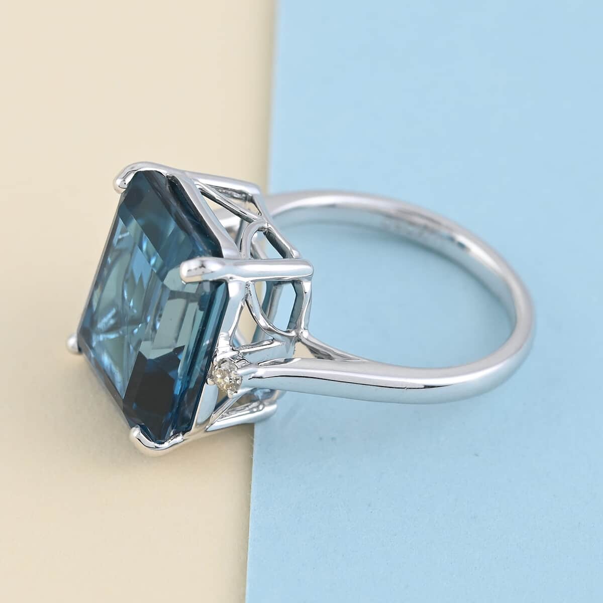 Luxoro 10K White Gold AAA London Blue Topaz and Diamond Ring (Size 6.0) 12.60 ctw image number 1