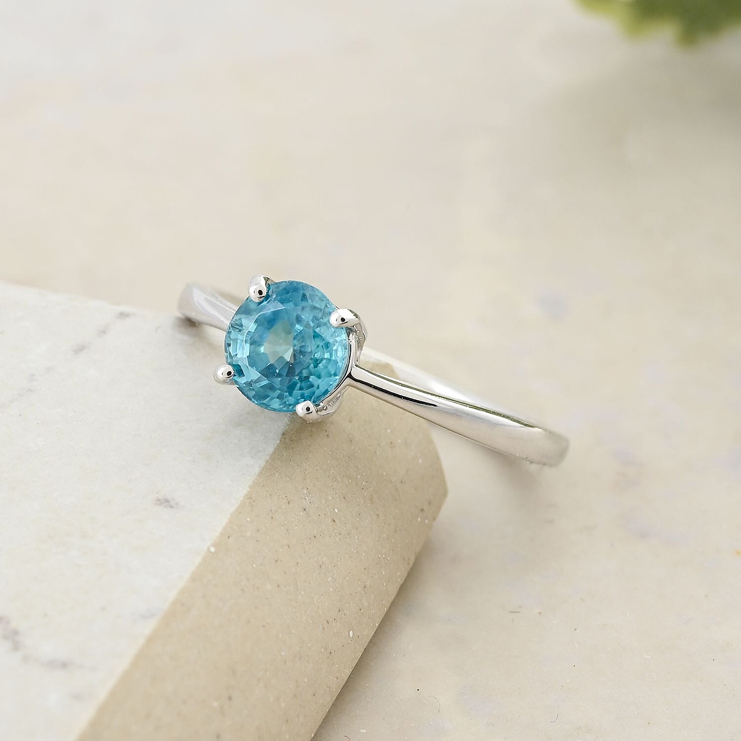 Certified and Appraised Luxoro 10K White Gold AAAA Blue Zircon Solitaire Ring (Size 10.0) 1.60 ctw