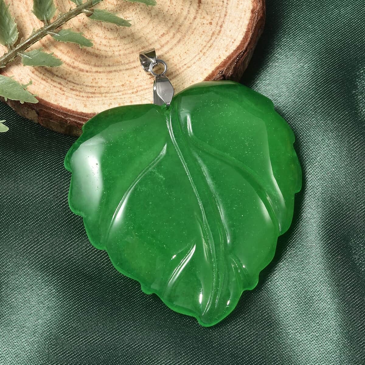 Green Quartz Carved Leaf Pendant in Stainless Steel 131.50 ctw image number 1