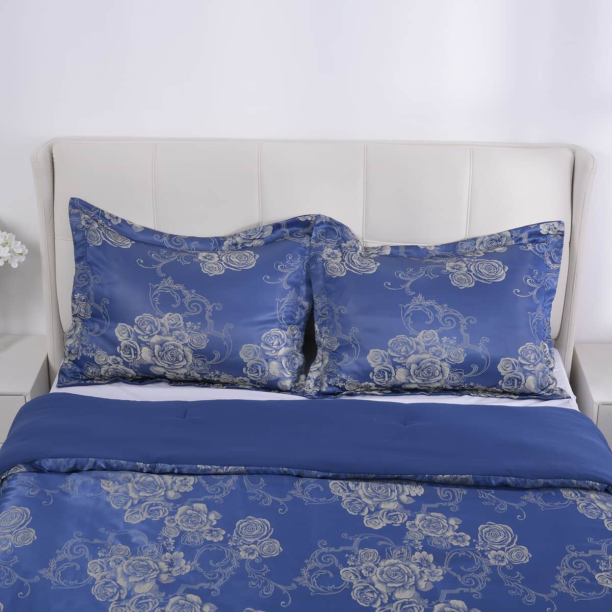 Homesmart Blue Satin Jacquard Damask Pattern Comforter Set - 1 Comforter and 2 Pillowcases (Queen Size) image number 3