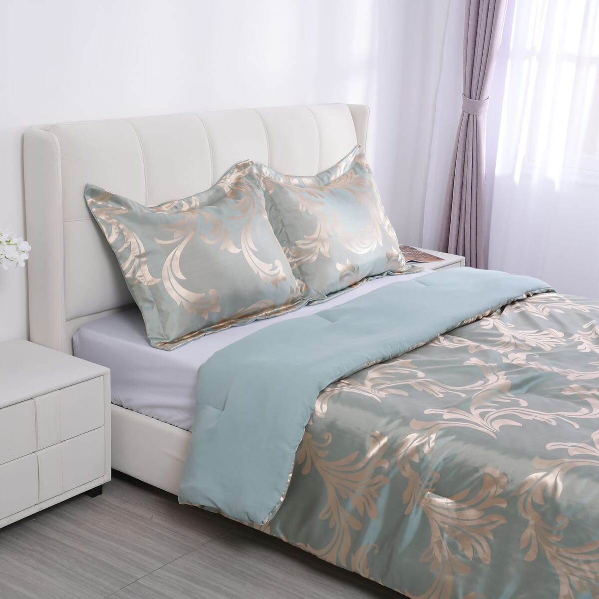 Homesmart Green Satin Jacquard Leaves Pattern Comforter Set - 1 Comforter and 2 Pillowcases (Queen Size) image number 4