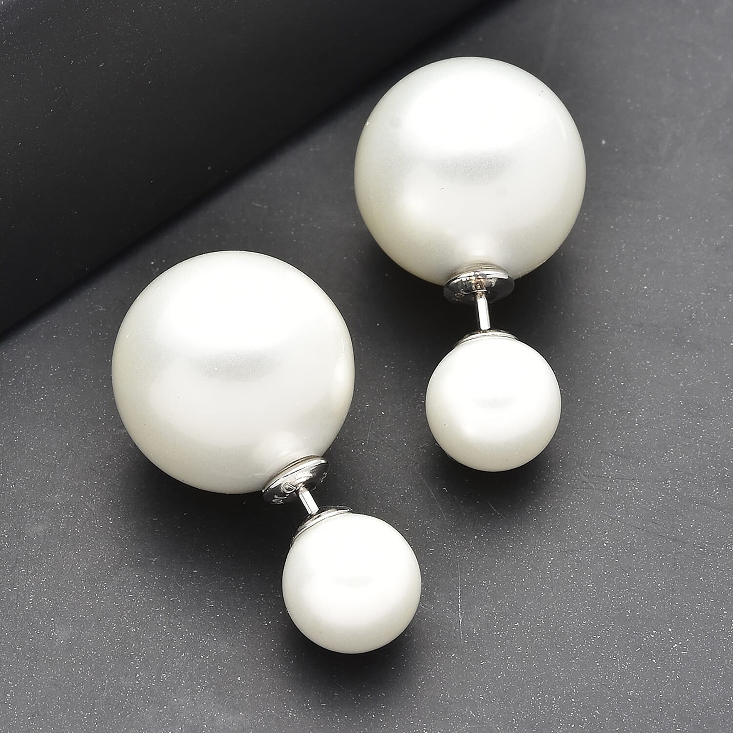 White Shell Pearl - Product card gallery slide 2 (9431316594943)