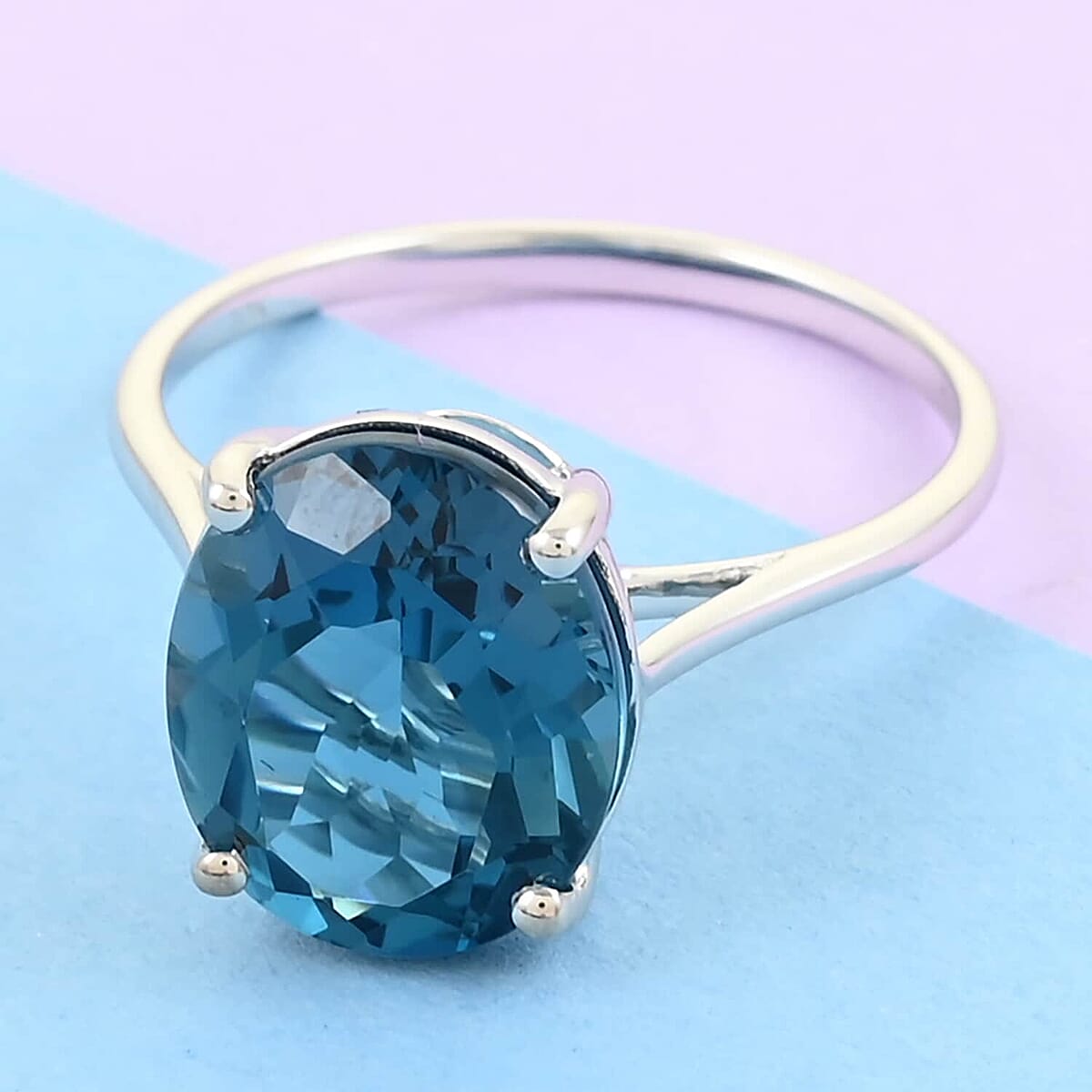 Luxoro AAA London Blue Topaz 5.85 ctw Solitaire Ring in 10K White Gold (Size 7.0) image number 1