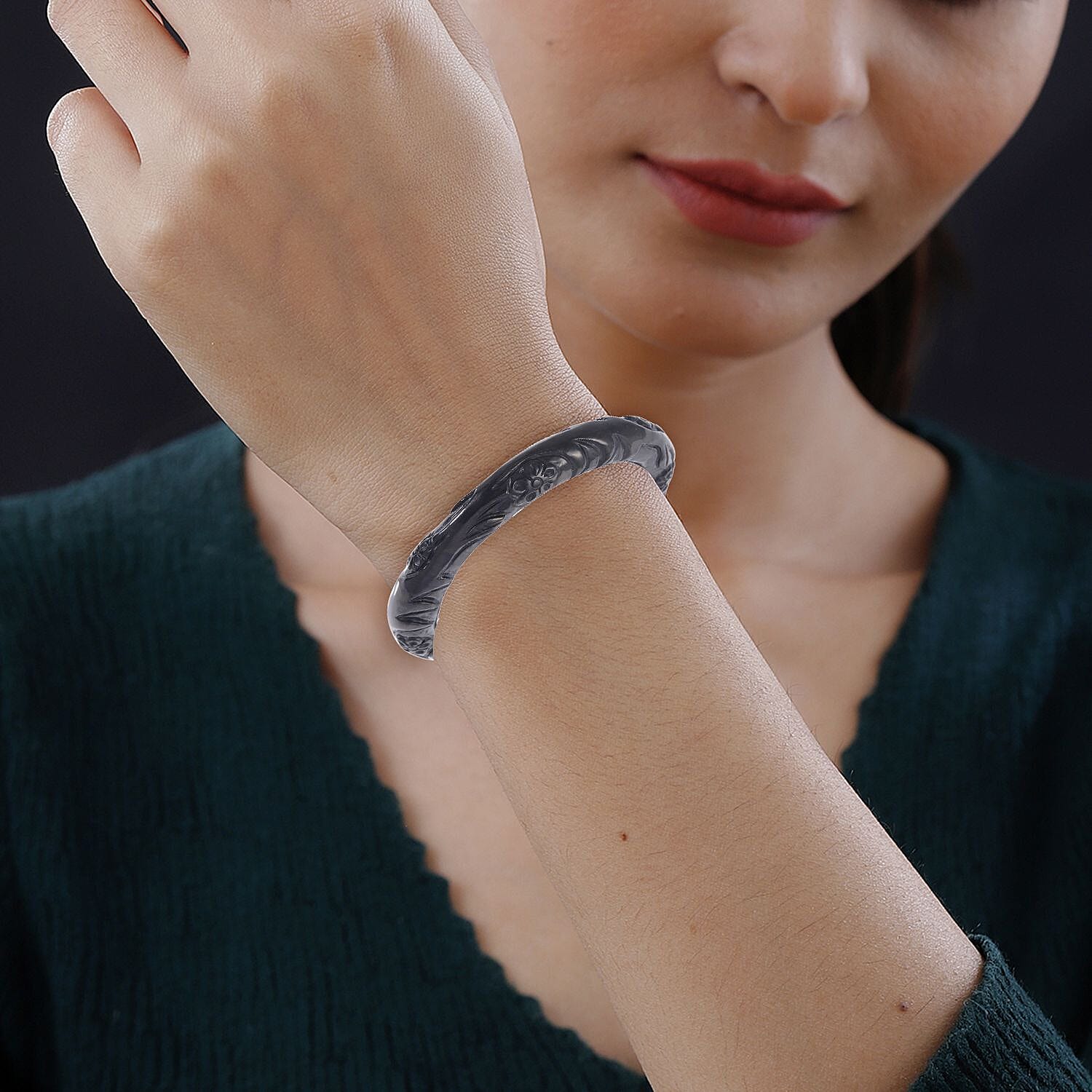 Shungite Carved Floral Vine Bangle Bracelet (7.25 In) 160.00 ctw