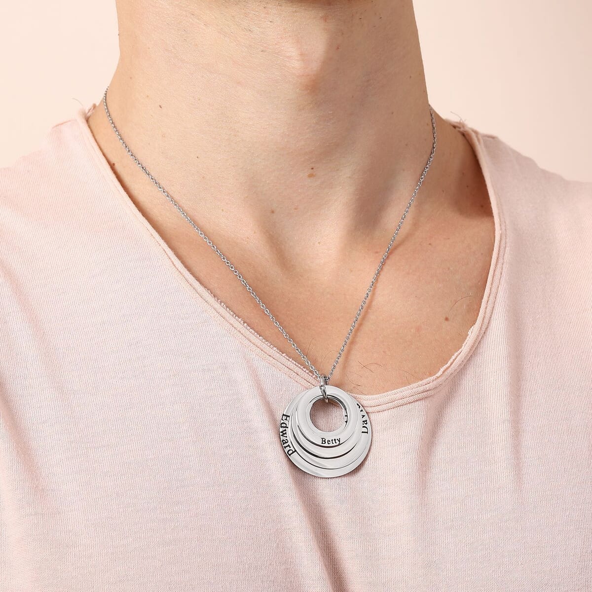 5 Circle Pendant Necklace (20 Inches) in Stainless Steel image number 2
