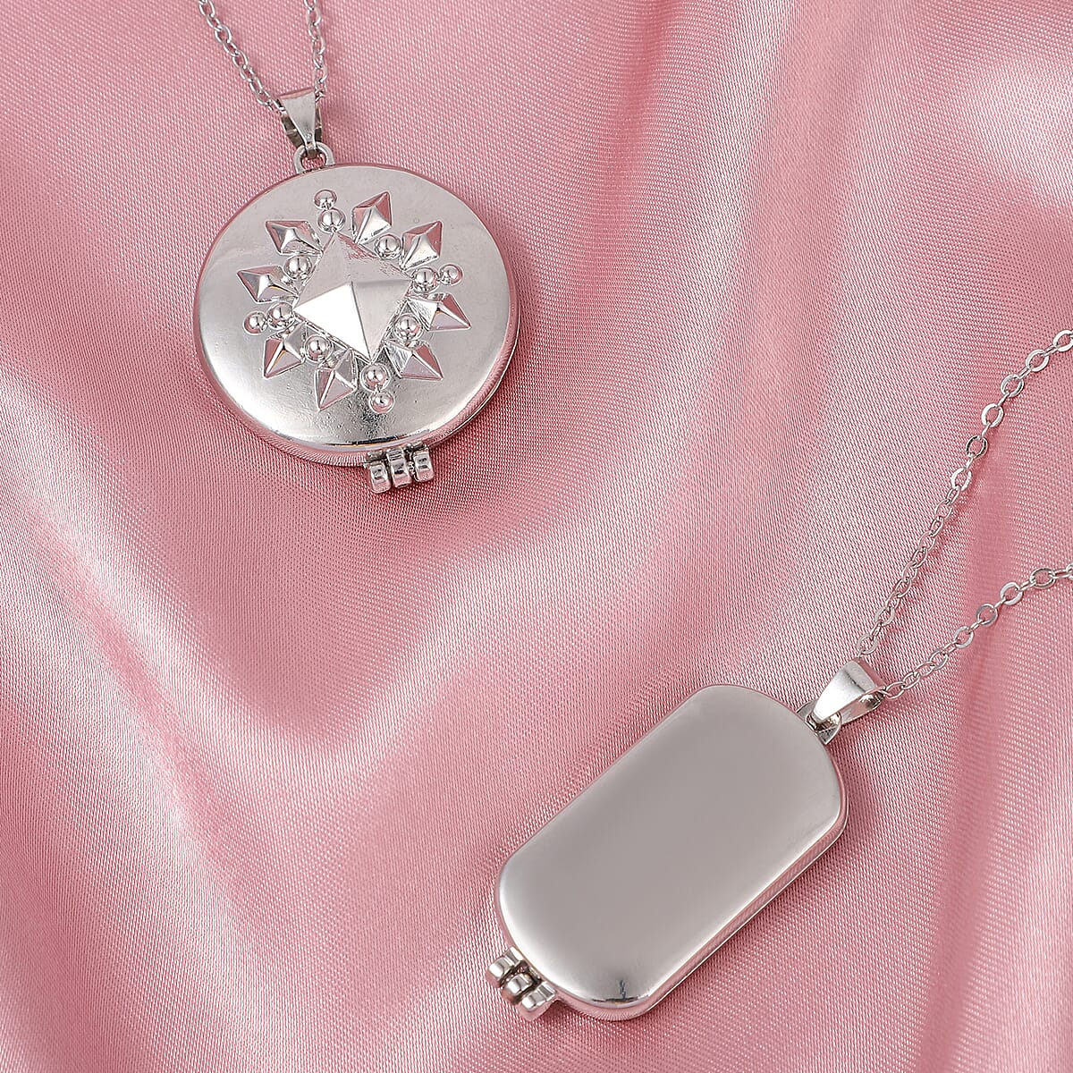 Set of 2 Openable Locket Pendant Necklace 28 Inches in Silvertone image number 1