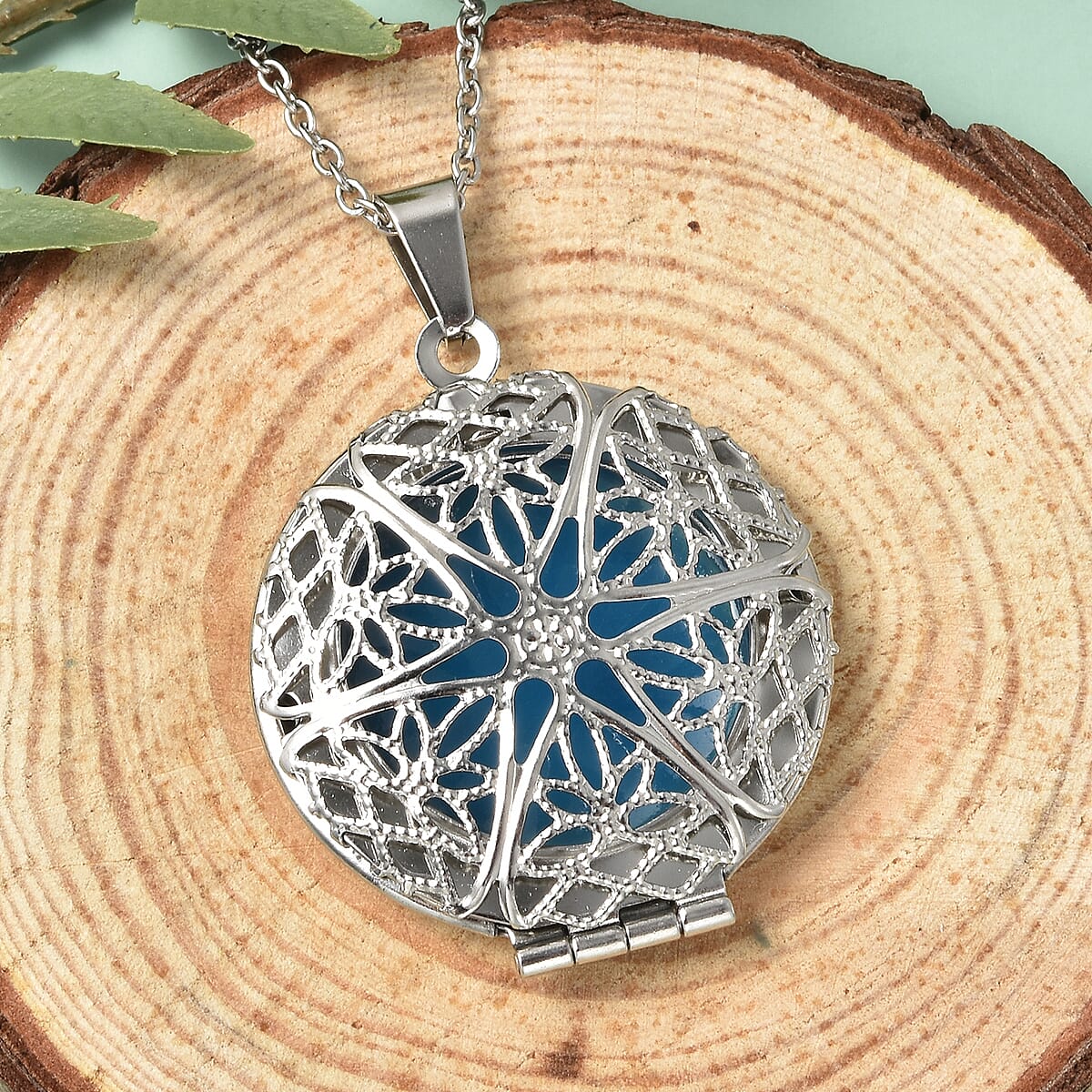 Blue Resin Openable Pendant Necklace 20 Inches in Stainless Steel image number 1