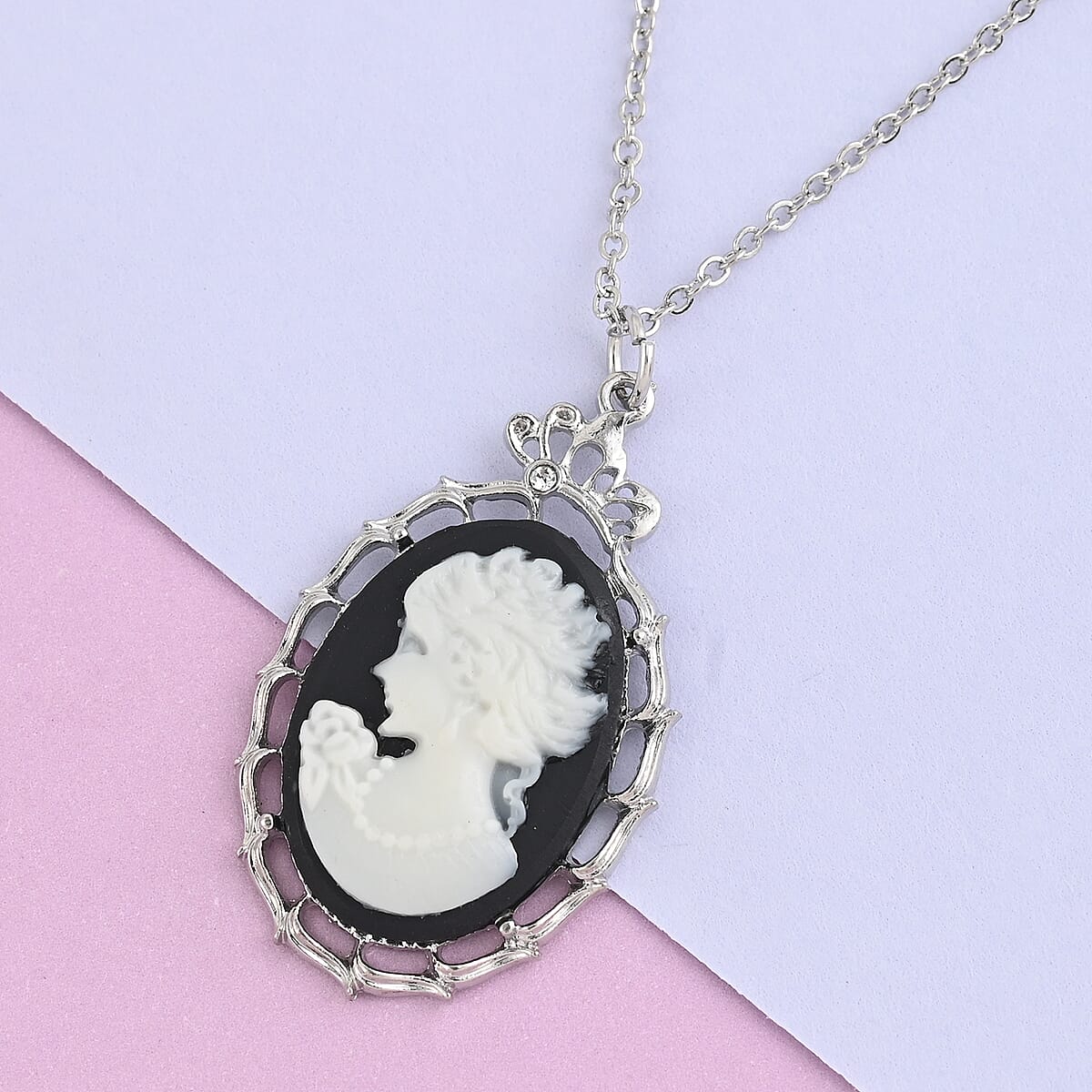 Black Cameo Necklace 16 Inches and Earrings in Silvertone 54.00 ctw image number 1