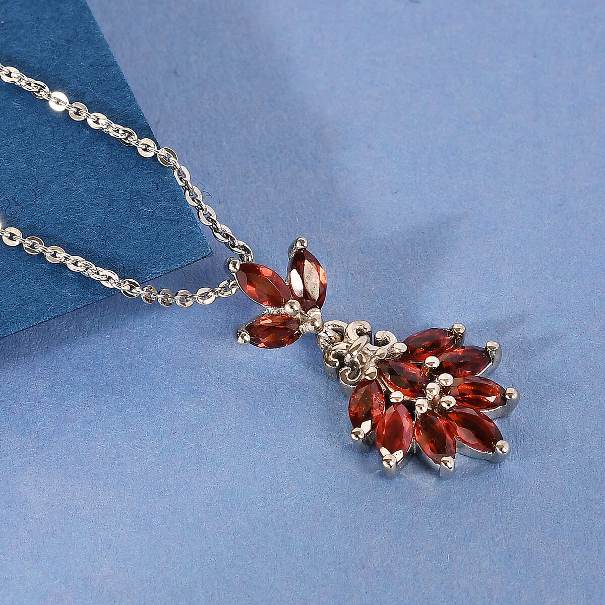 Mozambique Garnet Pendant Necklace 20 Inches in Platinum Over Sterling Silver 1.15 ctw image number 1