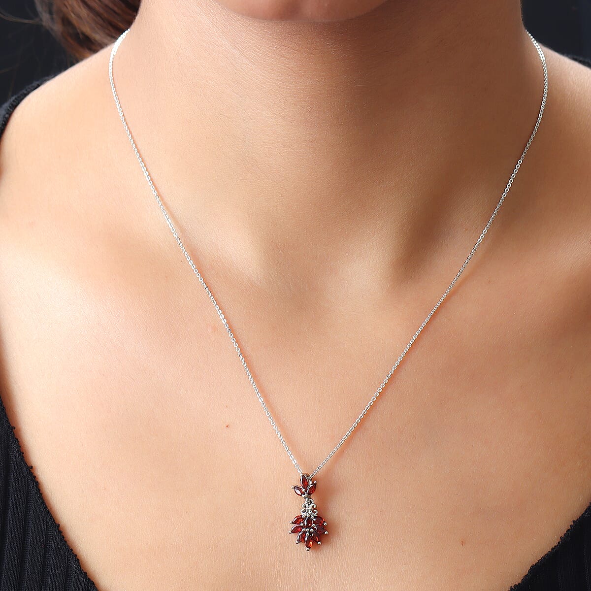Mozambique Garnet Pendant Necklace 20 Inches in Platinum Over Sterling Silver 1.15 ctw image number 2