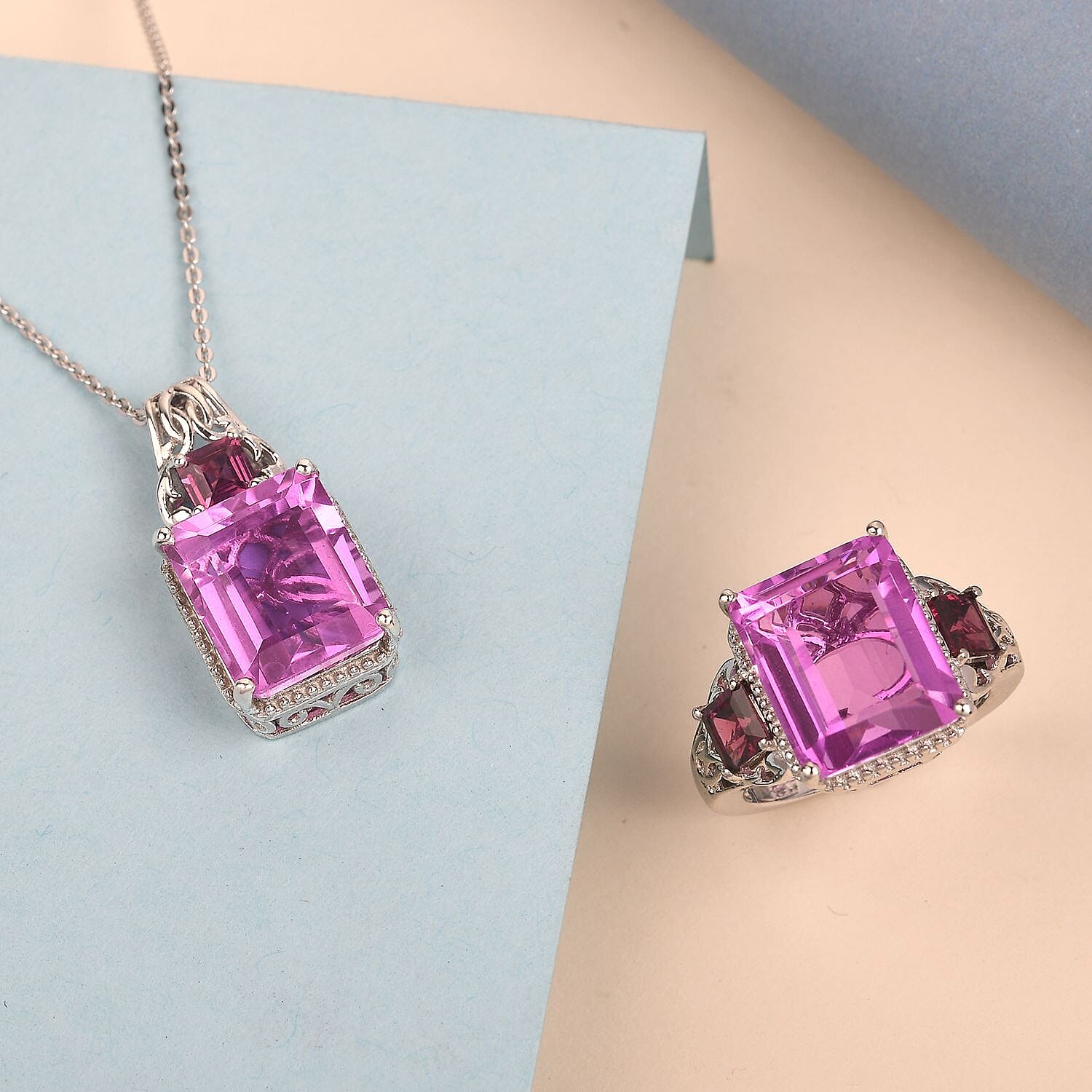 Patroke Quartz (Triplet) and Rhodolite Garnet Ring (Size 5.0) and Pendant Necklace 20 Inches in Platinum Over Sterling Silver 14.75 ctw