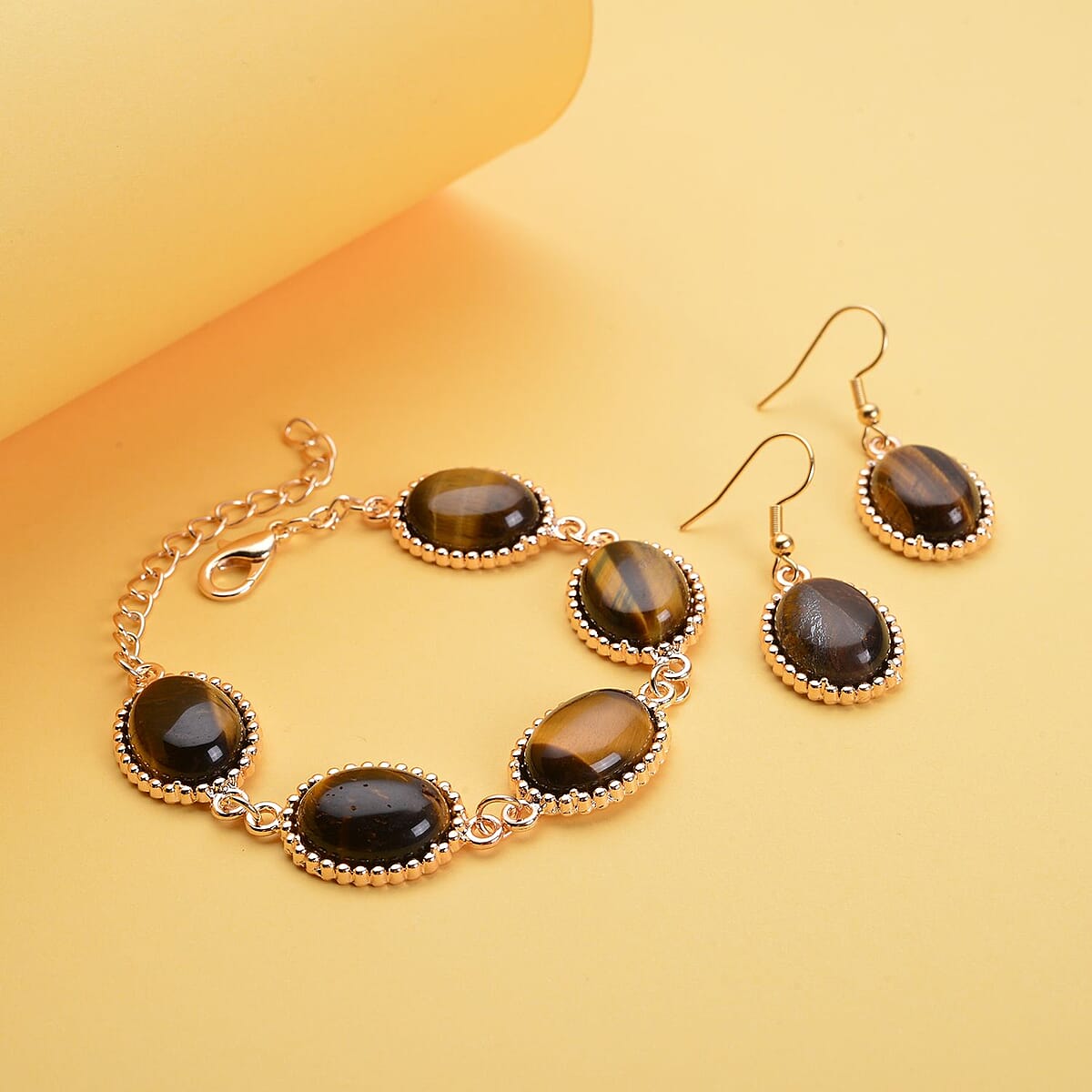 Lapis Lazuli 5 Stone Bracelet (7.50-9.0In) and Earrings in Silvertone 70.00 ctw image number 1