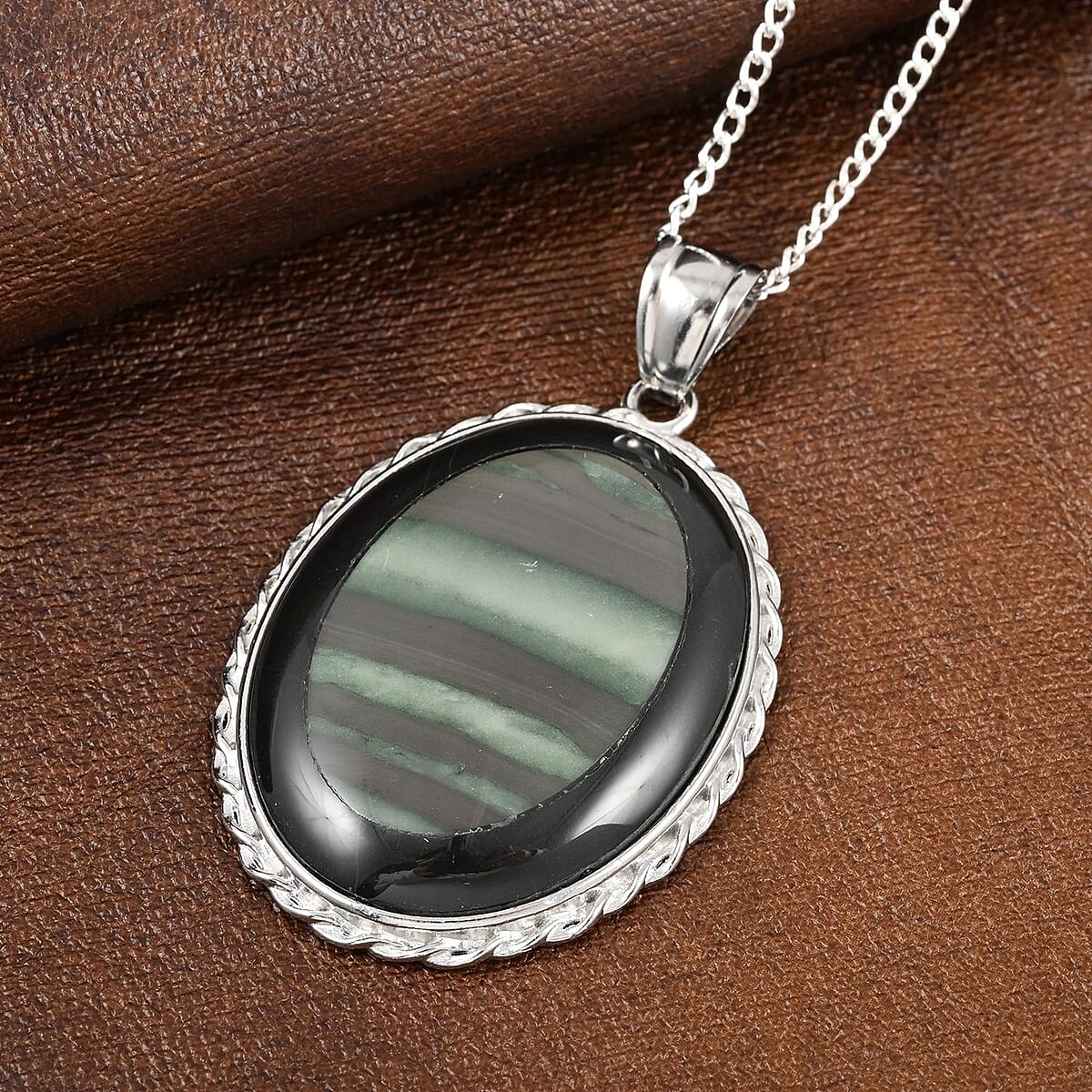 Green Zebra Jasper Pendant Necklace 18 Inches in Silvertone 65.00 ctw image number 1