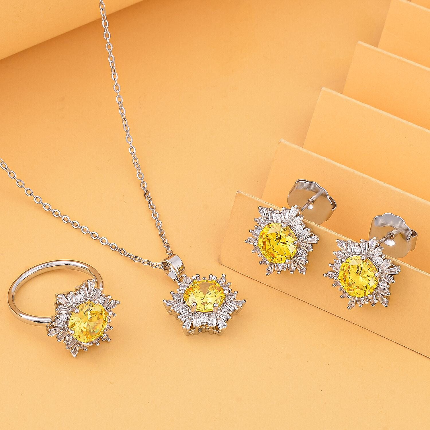 Simulated Yellow Diamond / 6 - Product card gallery slide 2 (9431629431039)