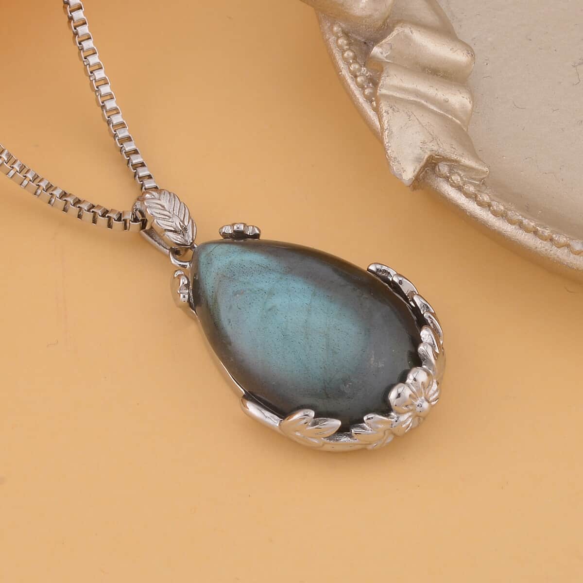 Malagasy Labradorite Pendant Necklace 20 Inches in Stainless Steel 55.00 ctw image number 1