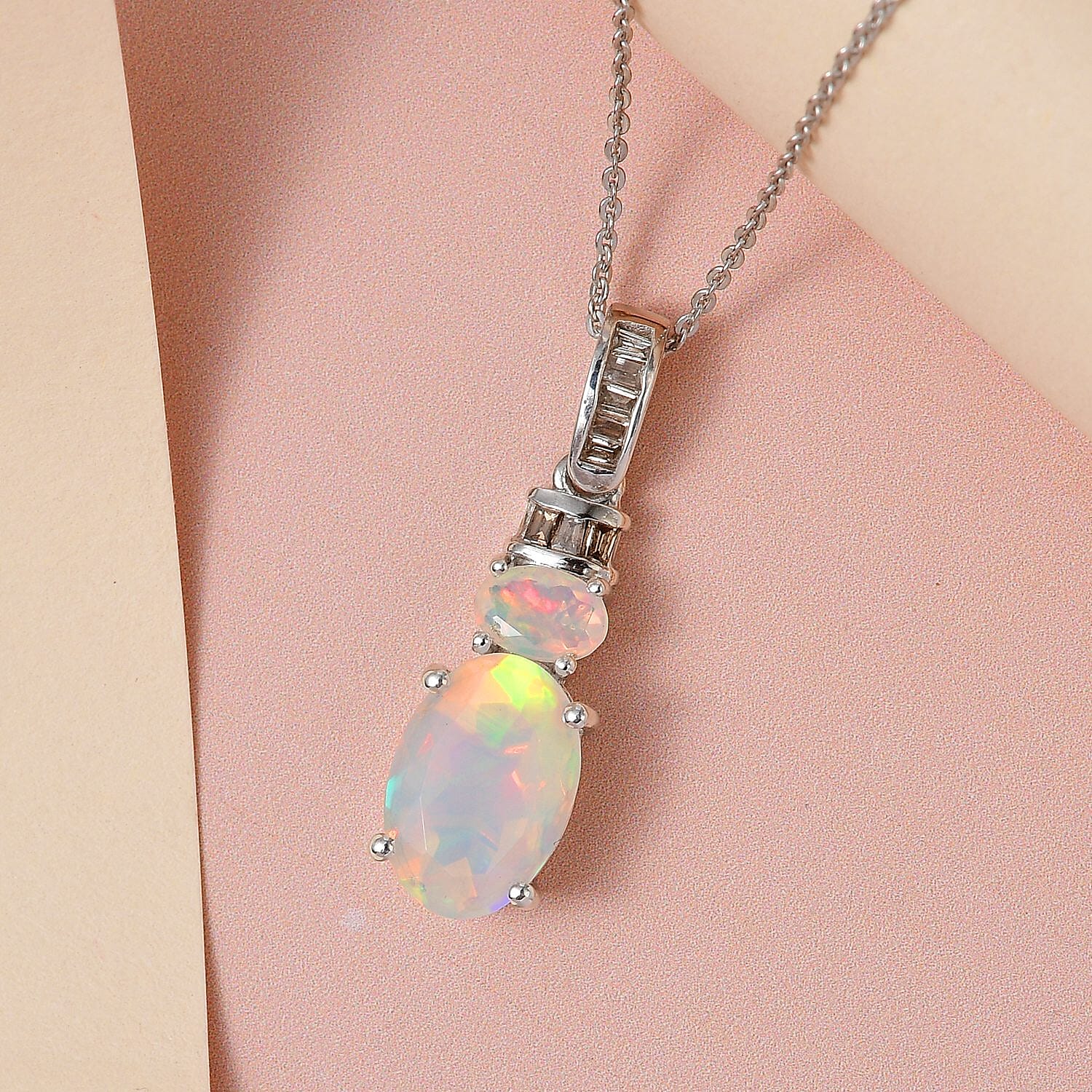 Cushion - Product card gallery slide 2 (10144775307547)