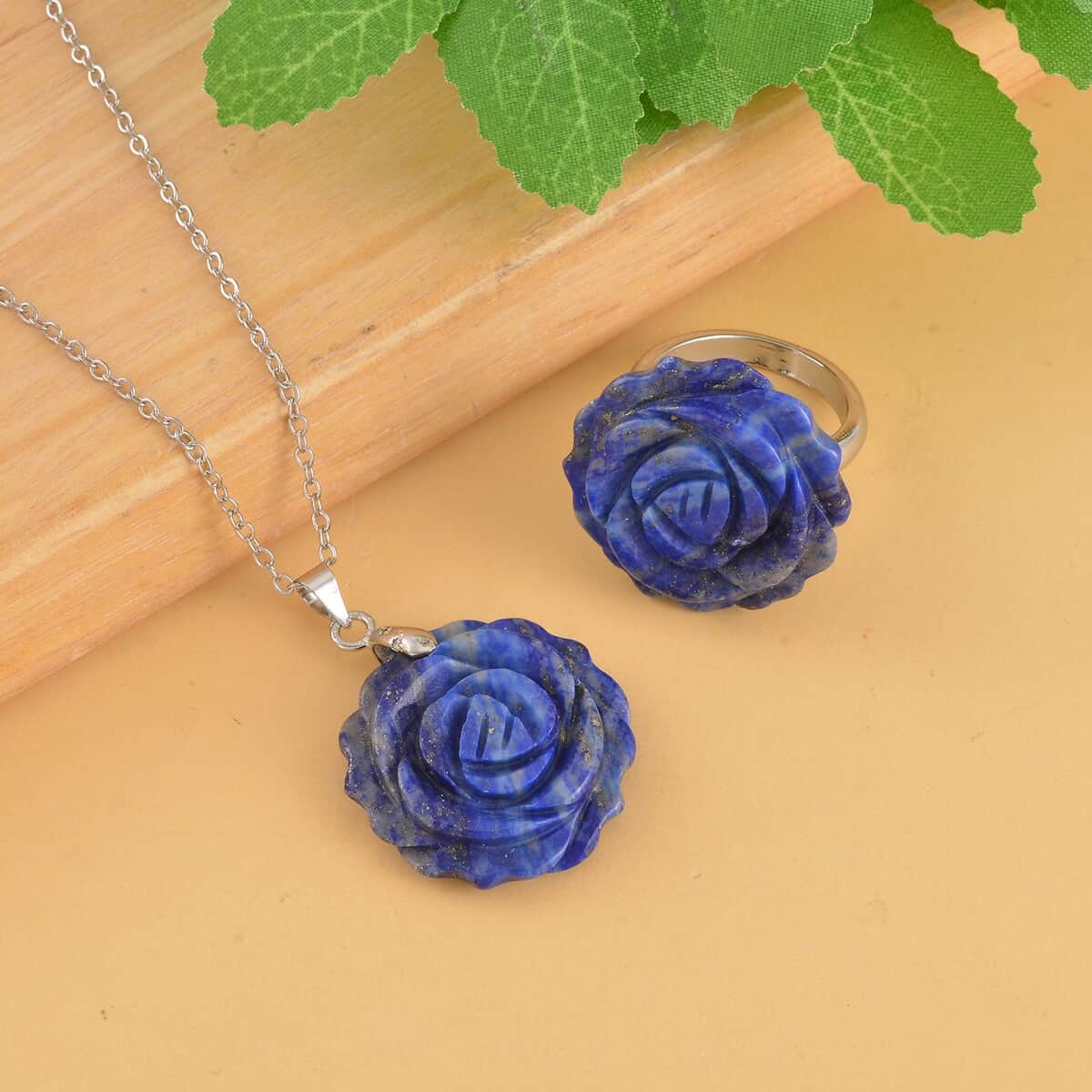 Carved Lapis Lazuli Flower Ring (Size 6) and Necklace 20-22 Inches in Silvertone 6.00 ctw image number 1