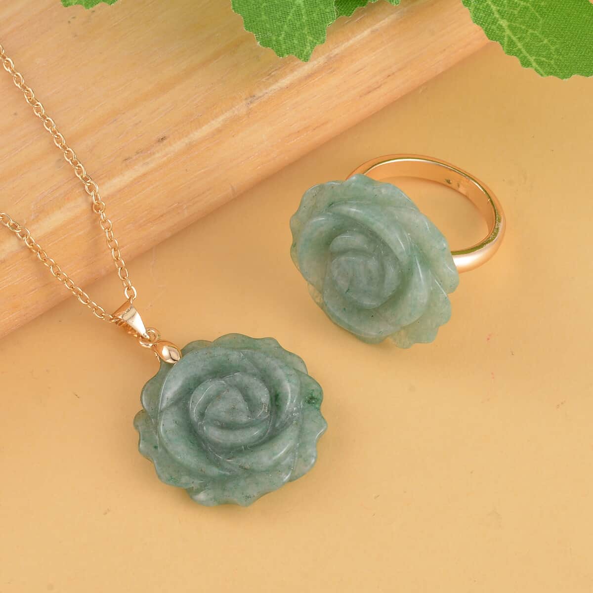 Carved Green Aventurine Flower Ring (Size 6) and Necklace 20-22 Inches in Goldtone 6.00 ctw image number 1