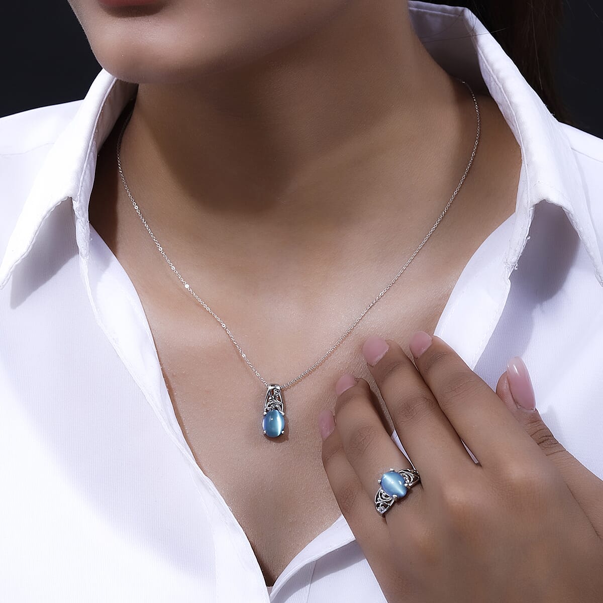 Aurora Moonstone (D) Solitaire Ring (Size 7.0) and Pendant Necklace 20 Inches in Platinum Over Sterling Silver 5.65 ctw image number 2