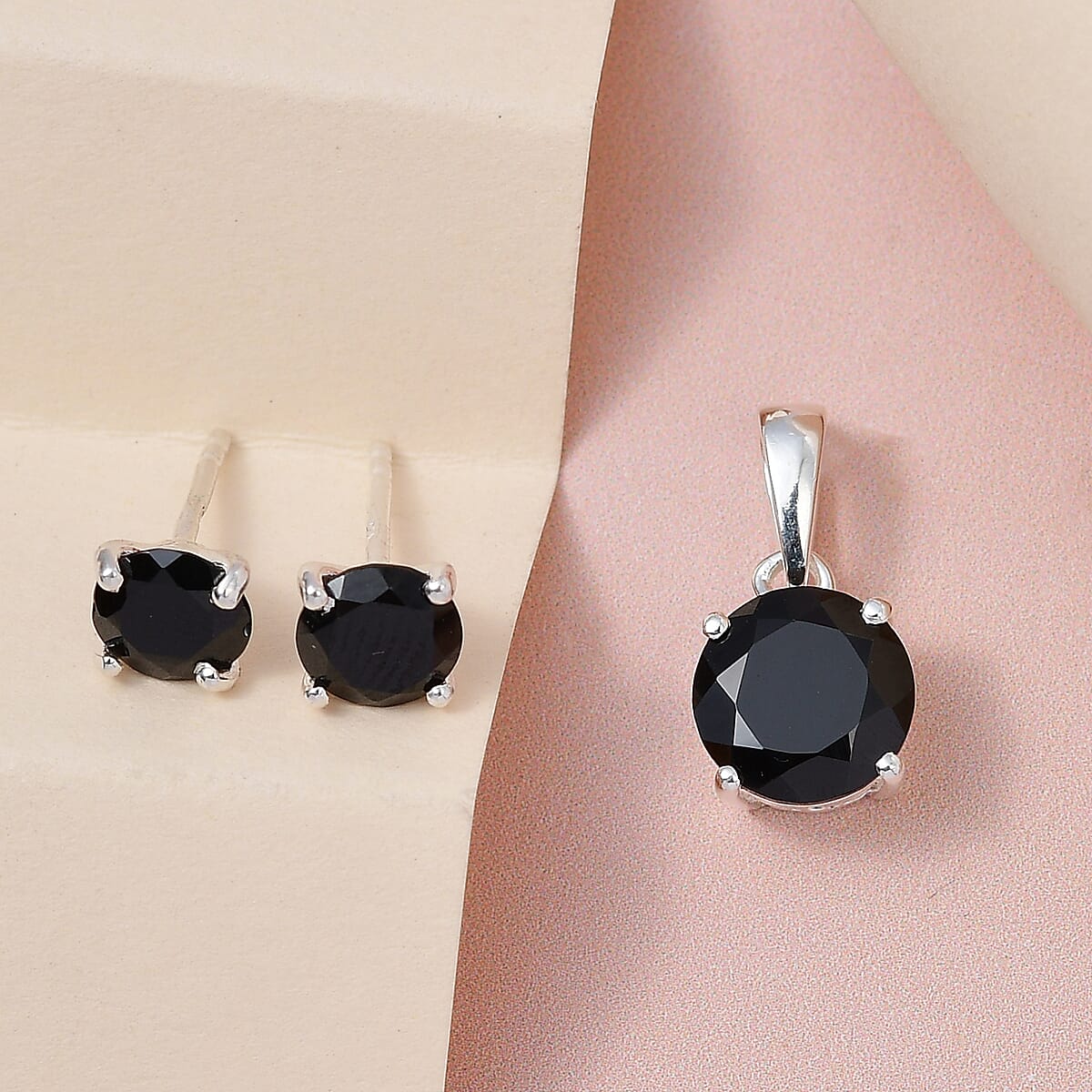 Thai Black Spinel Solitaire Pendant and Stud Earrings in Sterling Silver 4.35 ctw image number 1