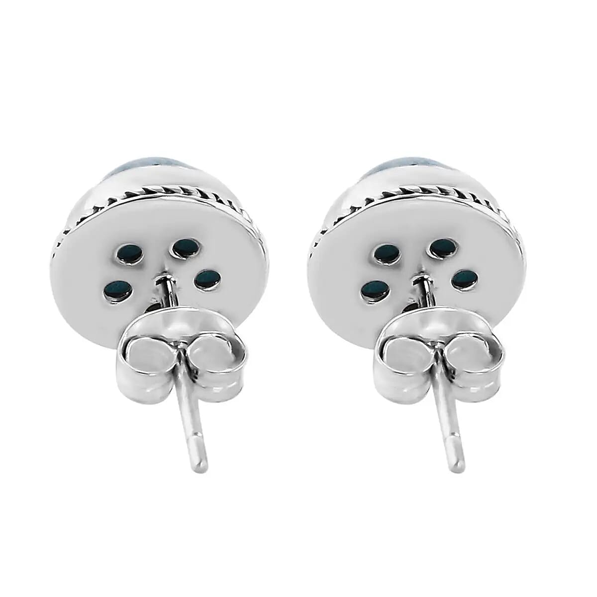 (8)