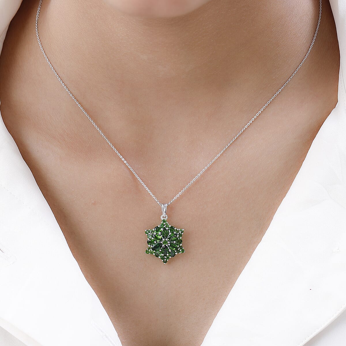 Chrome Diopside Floral Pendant Necklace 20 Inches in Platinum Over Sterling Silver 3.50 ctw image number 2