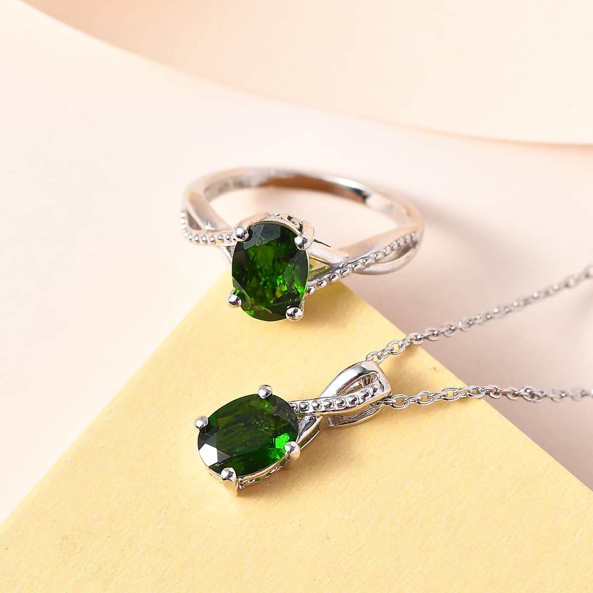 Natural Chrome Diopside Solitaire Ring Size 10 and Pendant Necklace 20 Inches in Platinum Over Sterling Silver 2.40 ctw image number 1