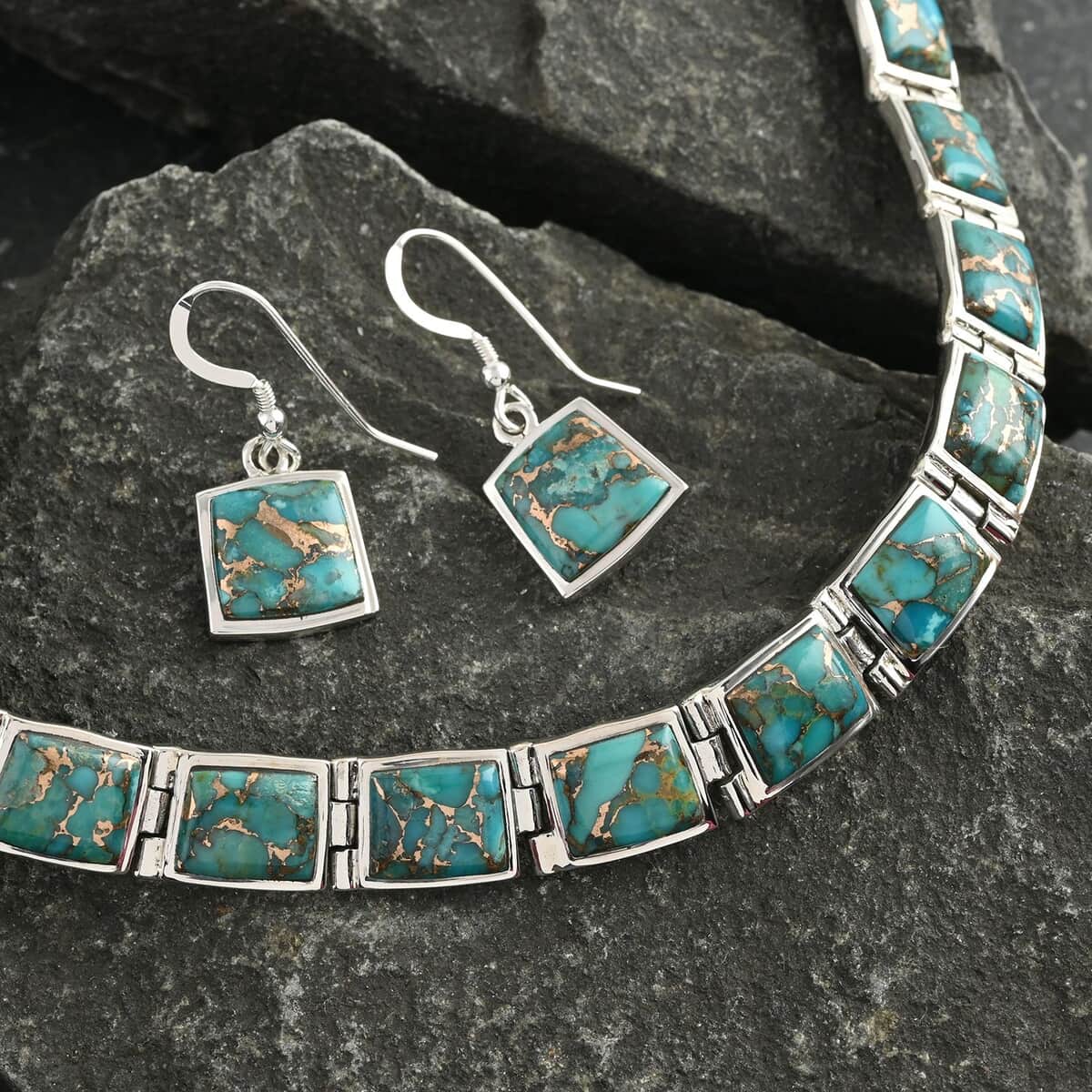 Santa Fe Style Mojave Turquoise Necklace 18 Inches and Earrings in Sterling Silver 250.00 ctw image number 1