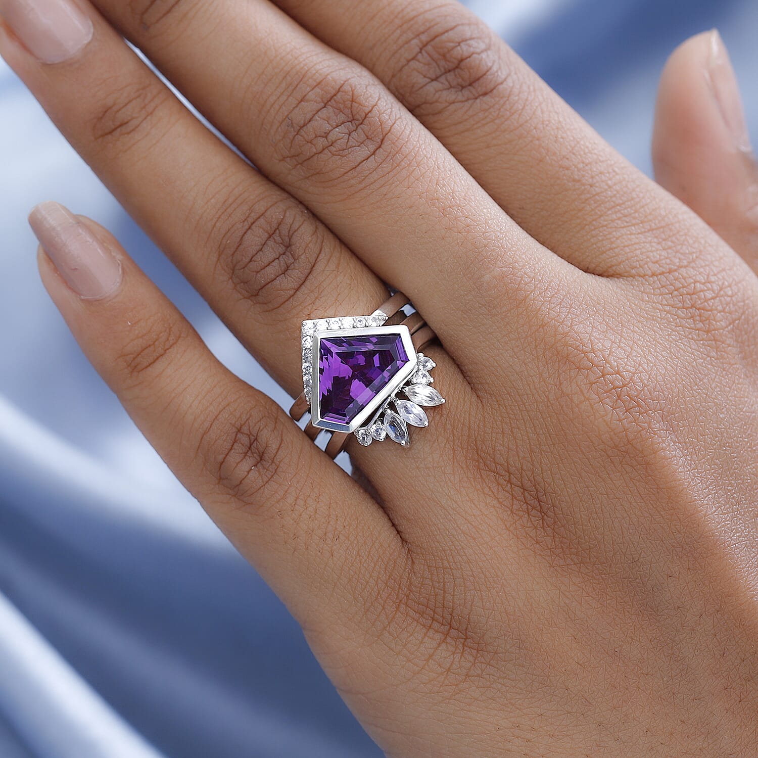 Lab Grown Color Change Sapphire and White Zircon Set of 3 Stackable Ring in Platinum Over Sterling Silver (Size 5.0) 7.25 ctw