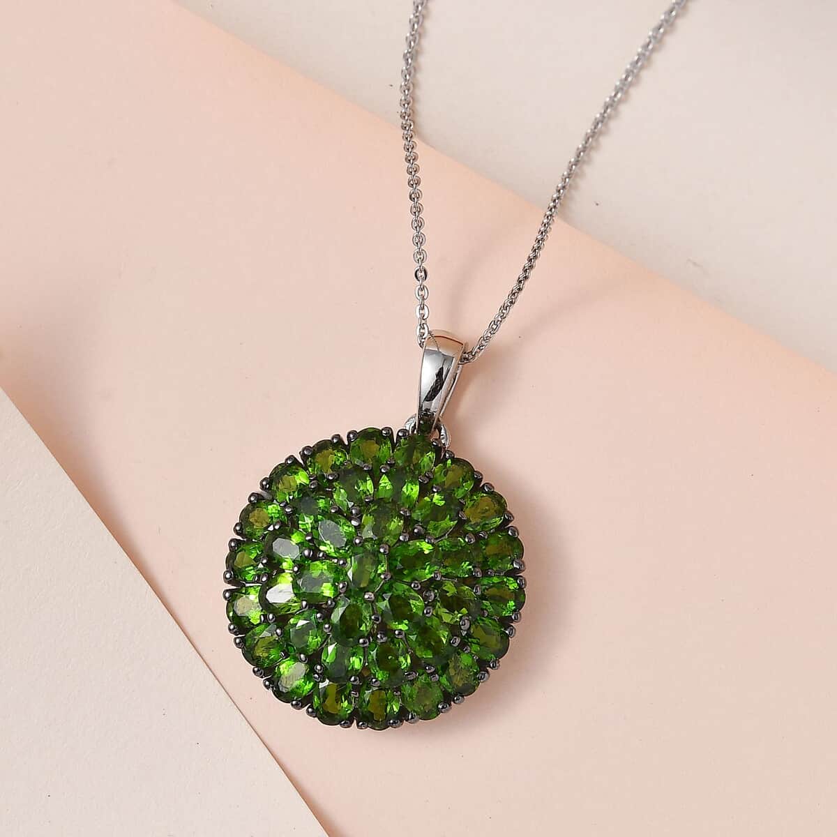 Chrome Diopside Floral Pendant Necklace 20 Inches in Platinum Over Sterling Silver 7.25 ctw image number 1