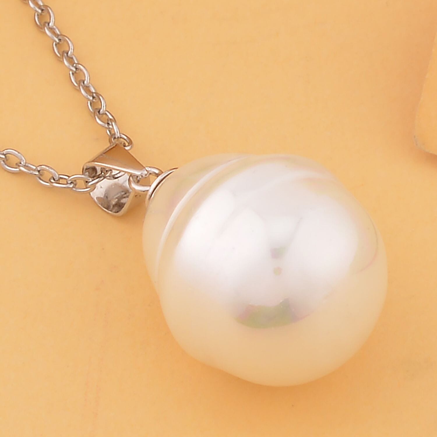 White Shell Pearl - Product card gallery slide 2 (9450101440767)