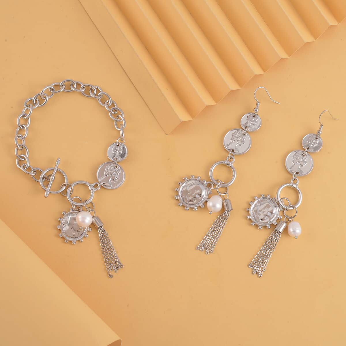 Freshwater Pearl Toggle Clasp Bracelet (7.50In) and Dangle Earrings in Silvertone image number 1