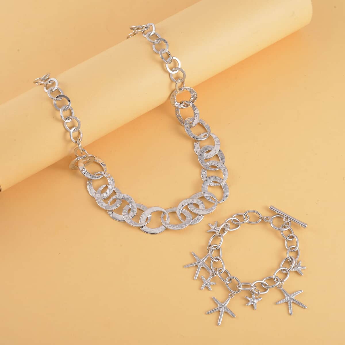 Round Link Chain Necklace (20-22 Inches) and Star Charm Bracelet (7.50In) in Silvertone image number 1