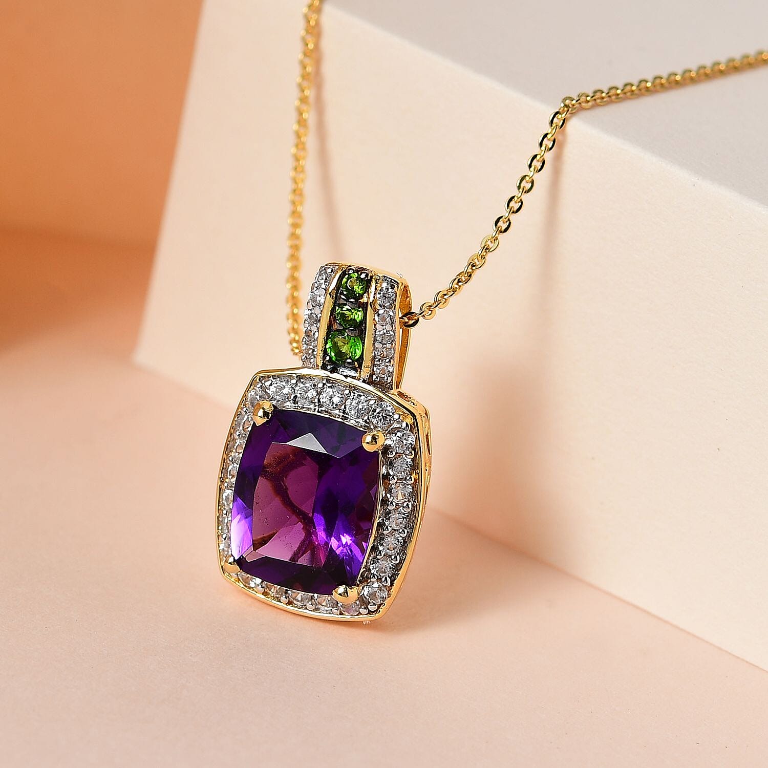 Cushion - Product card gallery slide 2 (10144906281243)