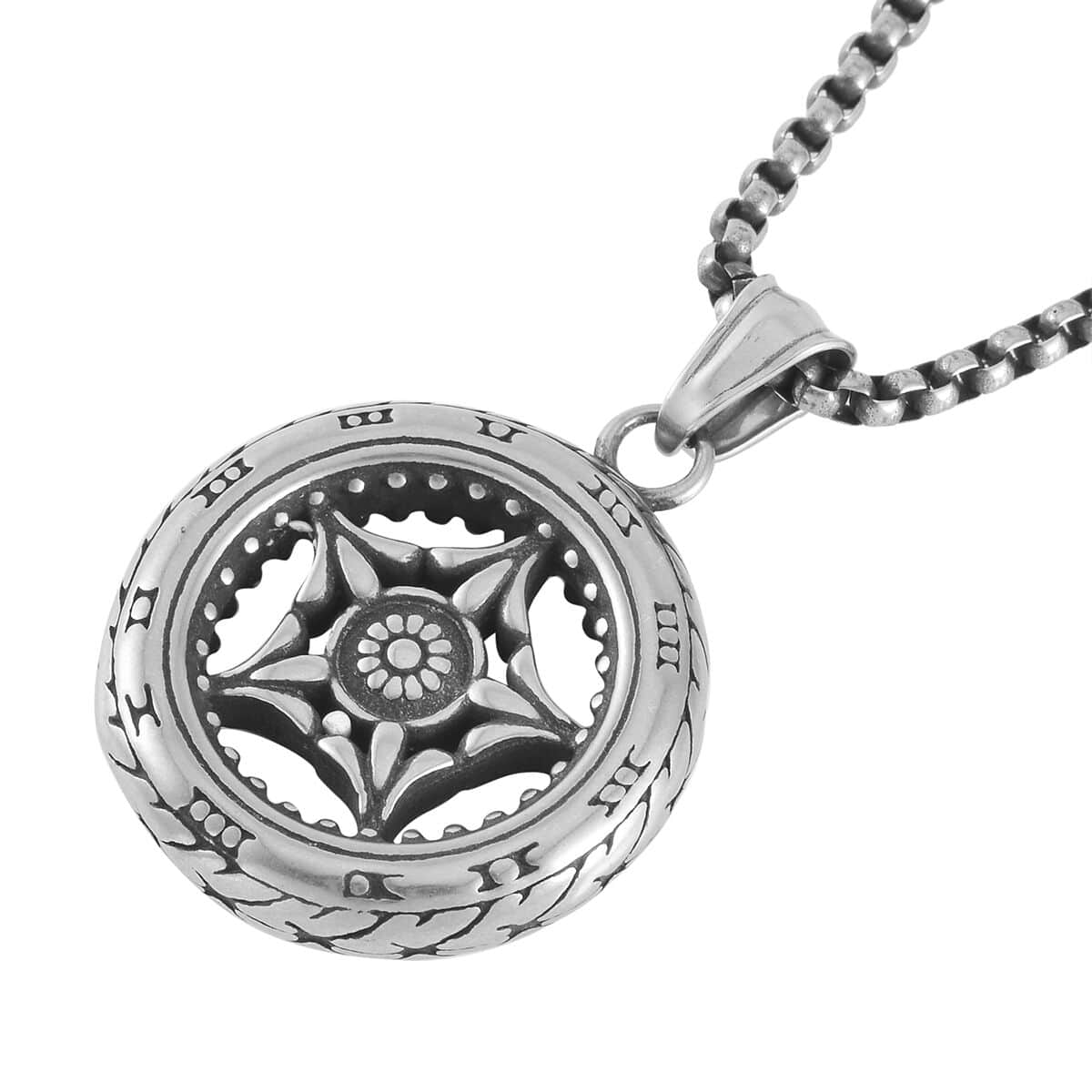 Compass Look Pendant Necklace 27.5 Inches in Black Oxidized Stainless Steel image number 2