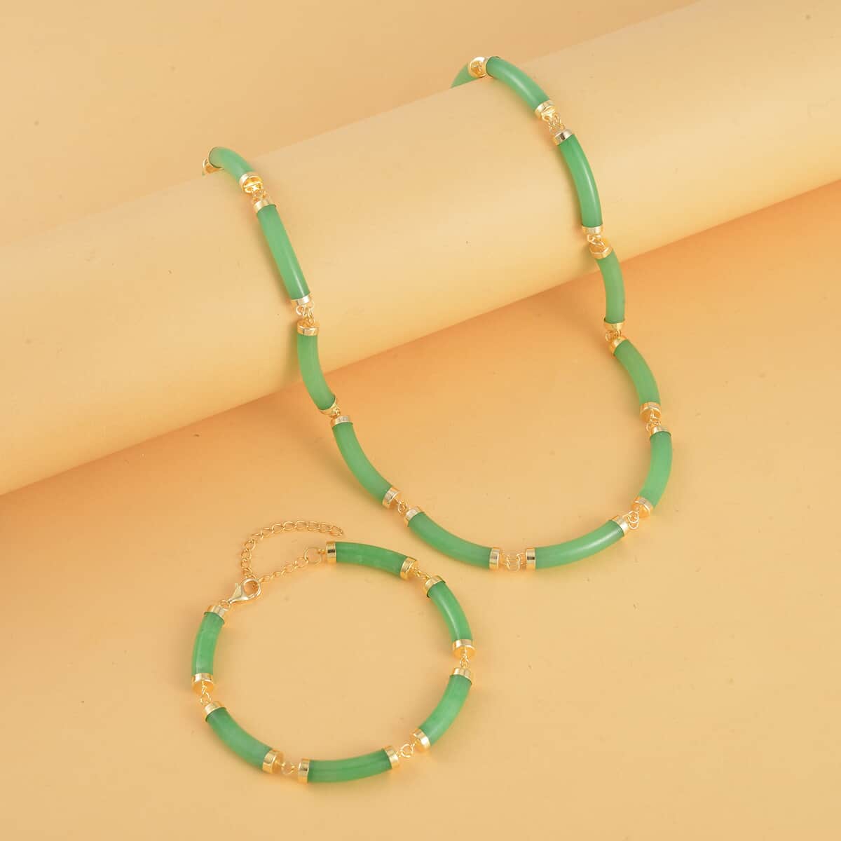 Green Jade (D) Bracelet (6.50-8.50In) and Necklace 18-20 Inches in Vermeil Yellow Gold Over Sterling Silver 152.00 ctw image number 1