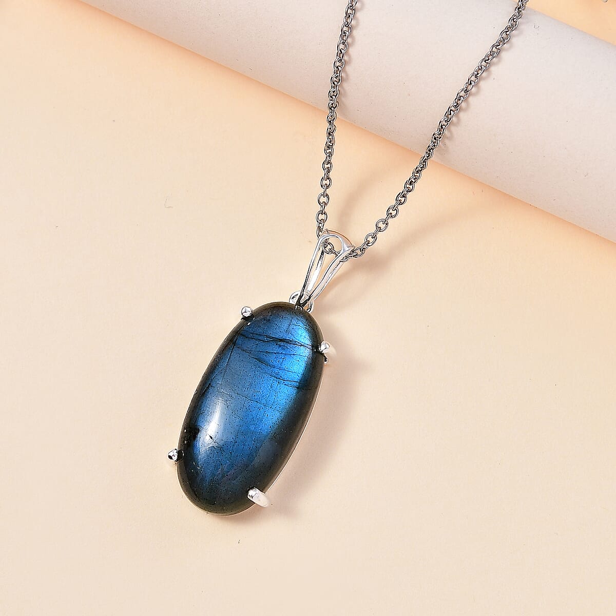 Malagasy Labradorite Solitaire Pendant in Sterling Silver with Stainless Steel Necklace (20 Inches) 30.00 ctw image number 1