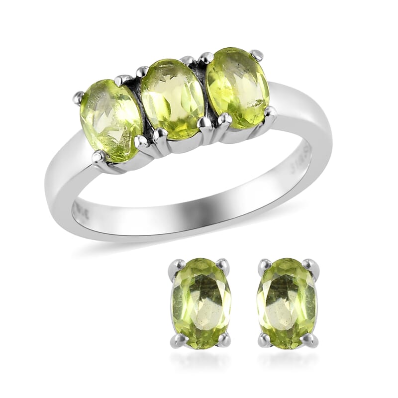 Peridot 3 Stone Ring (Size 8.0) and Solitaire Stud Earrings in Stainless Steel 2.25 ctw