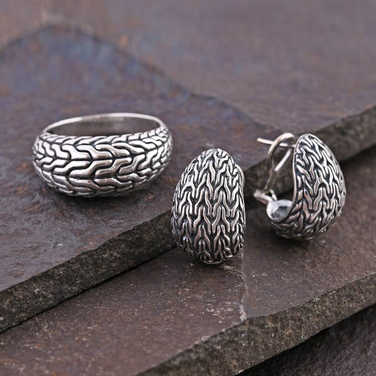 TLV Bali Legacy Sterling Silver Tulang Naga Texture Ring (Size 11) and Earrings (24.40 g) image number 1