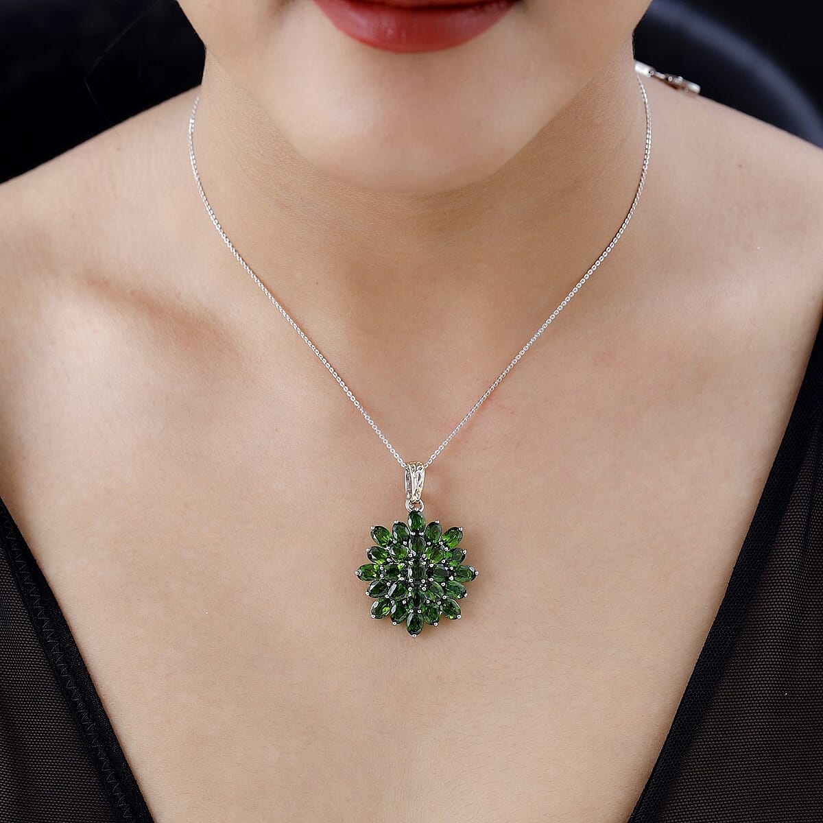 Chrome Diopside Floral Pendant Necklace 20 Inches in Vermeil Yellow Gold and Platinum Over Sterling Silver 12.40 ctw image number 2